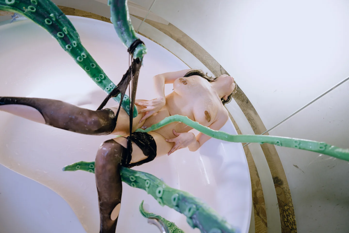 秋和柯基 - 触手 [155P,1V-3.47GB]  tg@simisebaisi 【丝足阁】121.webp